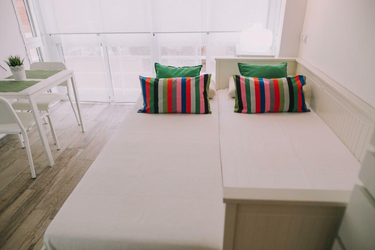 Apartamento Malagueta Playa Малага Экстерьер фото