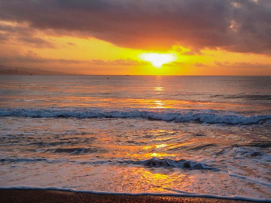 Apartamento Malagueta Playa Малага Экстерьер фото